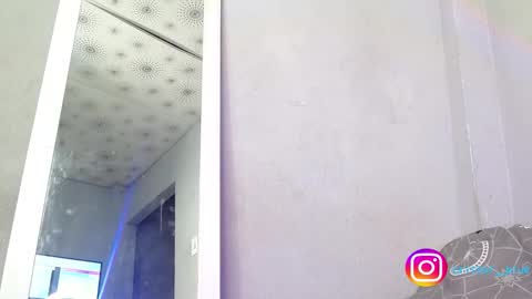 Snapshot of cristal__blue chatting on 12-19-25, 03:57 Cristal online show from 12-19-25, 03:57