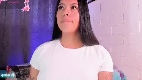 Snapshot of cristal_dark_ chatting on 12-19-25, 10:06 Cris online show from 12-19-25, 10:06