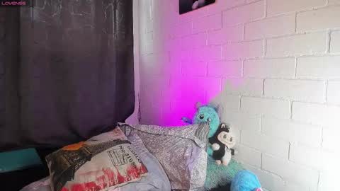 Snapshot of cristal_dark_ chatting on 01-05-26, 07:17 Cris online show from 01-05-26, 07:17