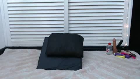 Hanna  online show from 12-19-24, 06:34