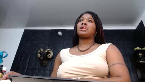 Hanna  online show from 12-18-25, 07:03