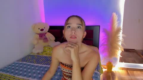 Snapshot of cristal_t2 chatting on 07-10-26, 07:16 cristal_t2 online show from 07-10-26, 07:16