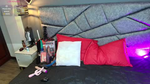 Snapshot of cristalmillf chatting on 12-13-24, 11:39 CRISTAL MILF online show from 12-13-24, 11:39