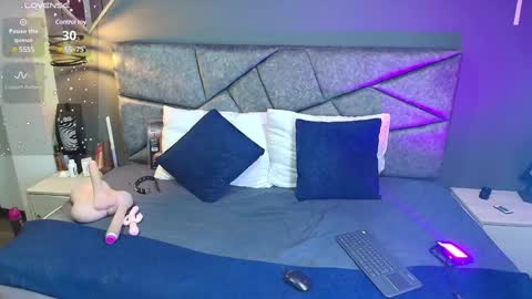 Snapshot of cristalmillf chatting on 01-14-25, 12:11 CRISTAL MILF online show from 01-14-25, 12:11