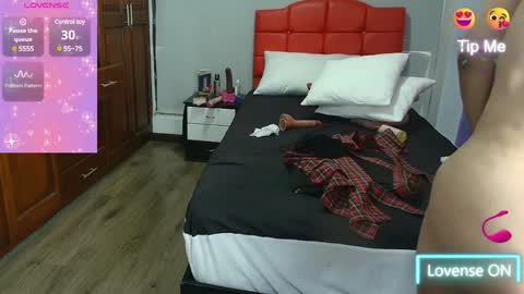 Snapshot of cristalmillf chatting on 02-08-25, 10:29 CRISTAL MILF online show from 02-08-25, 10:29