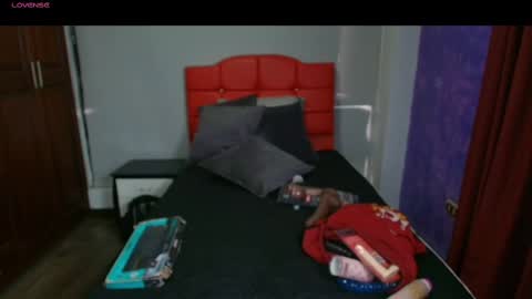 Snapshot of cristalmillf chatting on 03-03-25, 07:49 CRISTAL MILF online show from 03-03-25, 07:49