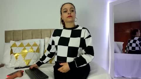 cristal walker online show from 11-16-25, 10:32