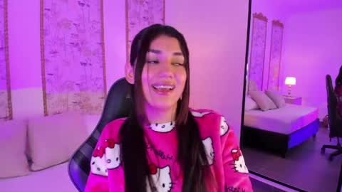 Snapshot of cristin_collins chatting on 06-01-26, 10:22 C R I S T I N online show from 06-01-26, 10:22