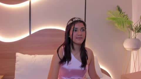 Snapshot of cristin_collins chatting on 06-06-26, 01:00 C R I S T I N online show from 06-06-26, 01:00