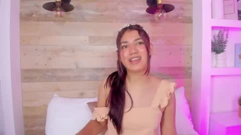 Snapshot of cristin_collins chatting on 06-11-26, 02:53 C R I S T I N online show from 06-11-26, 02:53
