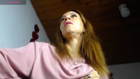 cristina online show from 10-10-25, 10:47