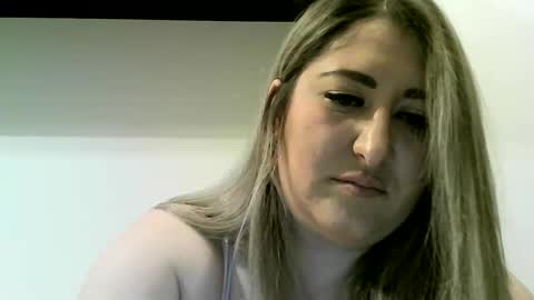 cristina20021991 online show from 12-22-24, 04:48