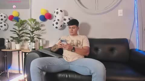Snapshot of cristopher_strong chatting on 07-01-26, 12:40 Cristopher online show from 07-01-26, 12:40
