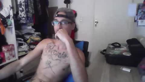 Snapshot of crudosoy chatting on 11-08-25, 06:07 Carlo online show from 11-08-25, 06:07