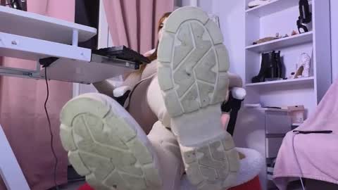 Cruel Siren online show from 01-08-26, 09:17