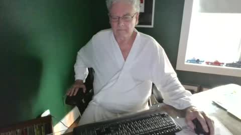 Snapshot of cruisserss chatting on 07-17-26, 10:47 Sugarcane online show from 07-17-26, 10:47