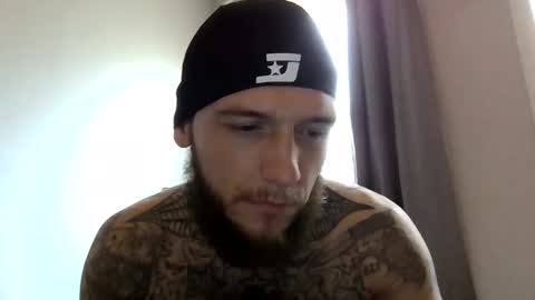 Snapshot of cruz815 chatting on 03-18-26, 01:47 cruz815 online show from 03-18-26, 01:47