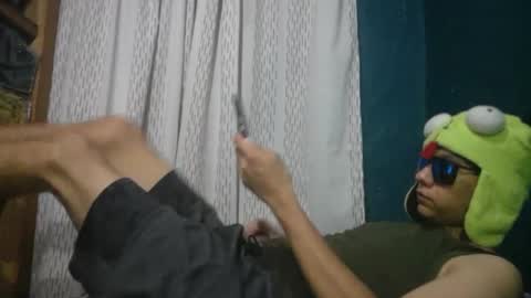 Snapshot of cry_guy chatting on 07-18-26, 08:07 cry_guy online show from 07-18-26, 08:07