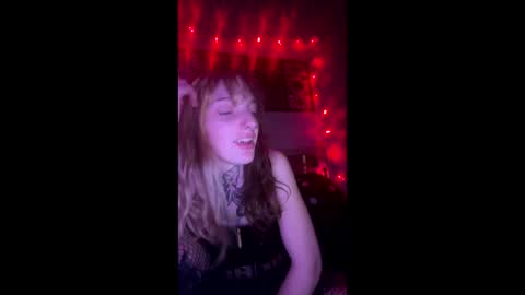 Snapshot of crylei chatting on 01-21-25, 03:37 kybaby online show from 01-21-25, 03:37