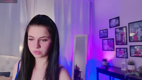 Snapshot of crypt_hamster chatting on 12-14-25, 08:24 Wanda online show from 12-14-25, 08:24