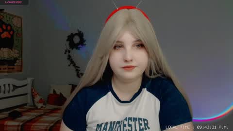 Snapshot of crystal__chris chatting on 12-19-24, 07:40 Chris online show from 12-19-24, 07:40