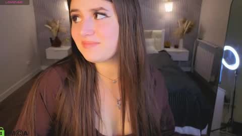 Snapshot of crystal__lacee chatting on 05-09-26, 01:22 Crystal Lacee online show from 05-09-26, 01:22