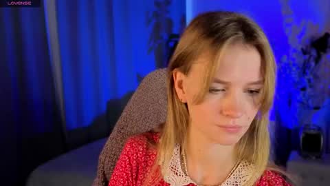 Snapshot of crystal_kris chatting on 02-25-26, 06:01 Kristina online show from 02-25-26, 06:01