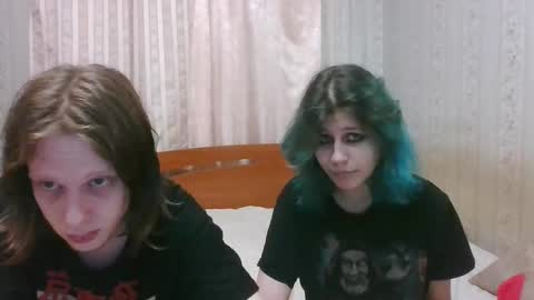 Snapshot of crystal_porn_love chatting on 12-17-24, 07:59 Crystal and Marcl online show from 12-17-24, 07:59