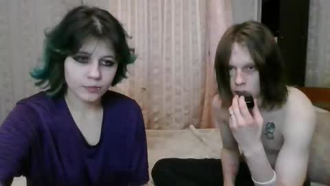 Snapshot of crystal_porn_love chatting on 01-29-25, 02:40 Crystal and Marcl online show from 01-29-25, 02:40