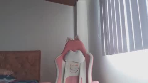 Crystal Blaze online show from 10-25-25, 02:24