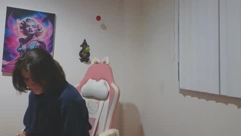 Snapshot of crystal_starx chatting on 12-23-25, 10:24 Crystal Blaze online show from 12-23-25, 10:24