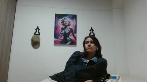 Snapshot of crystal_starx chatting on 04-21-26, 02:48 Crystal Blaze online show from 04-21-26, 02:48