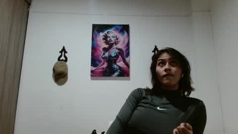 Snapshot of crystal_starx chatting on 04-26-26, 01:03 Crystal Blaze online show from 04-26-26, 01:03