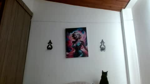 Snapshot of crystal_starx chatting on 06-19-26, 04:44 Crystal Blaze online show from 06-19-26, 04:44