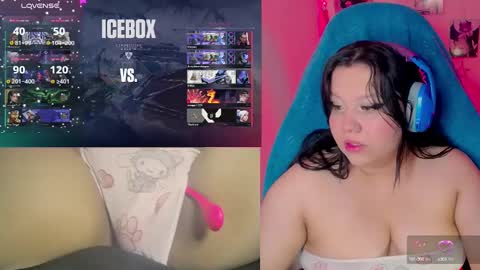 Snapshot of crystal_velvet01 chatting on 03-09-25, 04:44 crystal online show from 03-09-25, 04:44