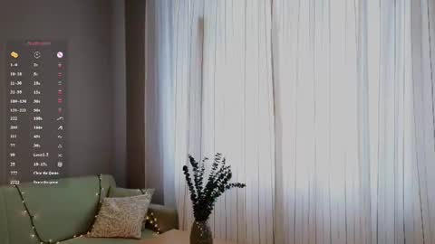 Snapshot of crystaldiva01 chatting on 06-23-26, 07:39 Diva online show from 06-23-26, 07:39