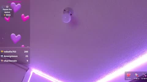 Snapshot of crystalitesq chatting on 02-08-25, 01:54 Olivia online show from 02-08-25, 01:54