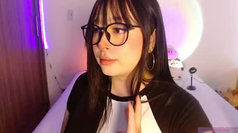 Olivia  online show from 05-17-26, 01:29