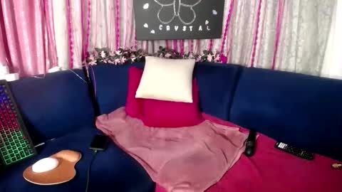 crystaljes online show from 04-01-26, 06:05