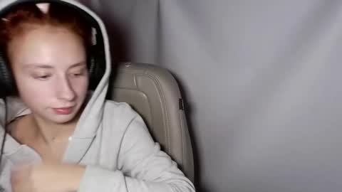 Snapshot of crystallkris chatting on 12-27-24, 03:20 Kristina online show from 12-27-24, 03:20