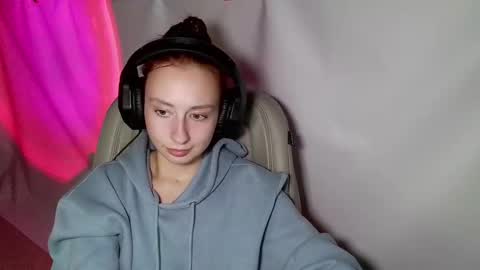 Snapshot of crystallkris chatting on 12-30-24, 02:20 Kristina online show from 12-30-24, 02:20