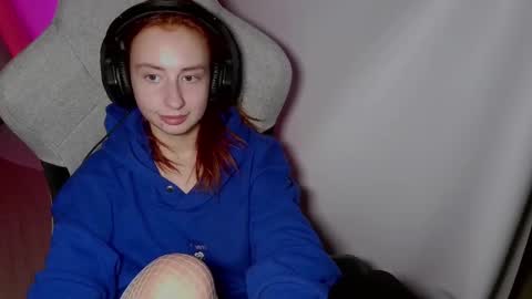 Snapshot of crystallkris chatting on 01-10-25, 04:33 Kristina online show from 01-10-25, 04:33