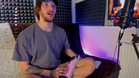 Snapshot of crystallora chatting on 12-08-24, 12:40 Crys online show from 12-08-24, 12:40