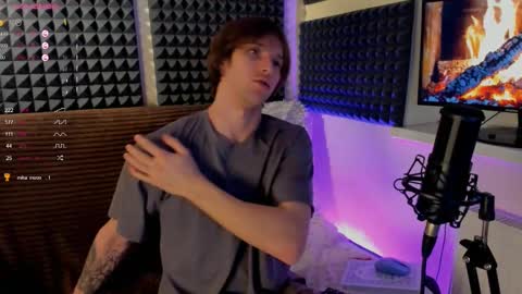 Snapshot of crystallora chatting on 12-09-24, 09:05 Crys online show from 12-09-24, 09:05