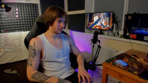 Snapshot of crystallora chatting on 12-15-24, 09:20 Crys online show from 12-15-24, 09:20