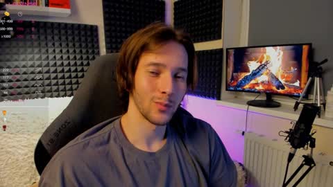 Snapshot of crystallora chatting on 12-17-24, 03:50 Crys online show from 12-17-24, 03:50