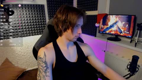 Snapshot of crystallora chatting on 12-22-24, 07:31 Crys online show from 12-22-24, 07:31