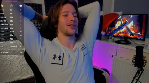 Snapshot of crystallora chatting on 12-26-24, 09:04 Crys online show from 12-26-24, 09:04