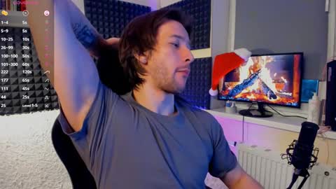 Snapshot of crystallora chatting on 12-29-24, 02:38 Crys online show from 12-29-24, 02:38