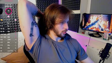 Snapshot of crystallora chatting on 01-25-25, 09:57 Crys online show from 01-25-25, 09:57